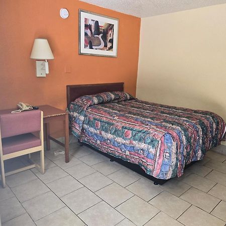 Carpet Inn Opelika Dış mekan fotoğraf