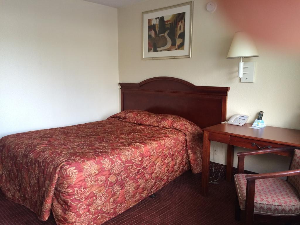 Carpet Inn Opelika Dış mekan fotoğraf