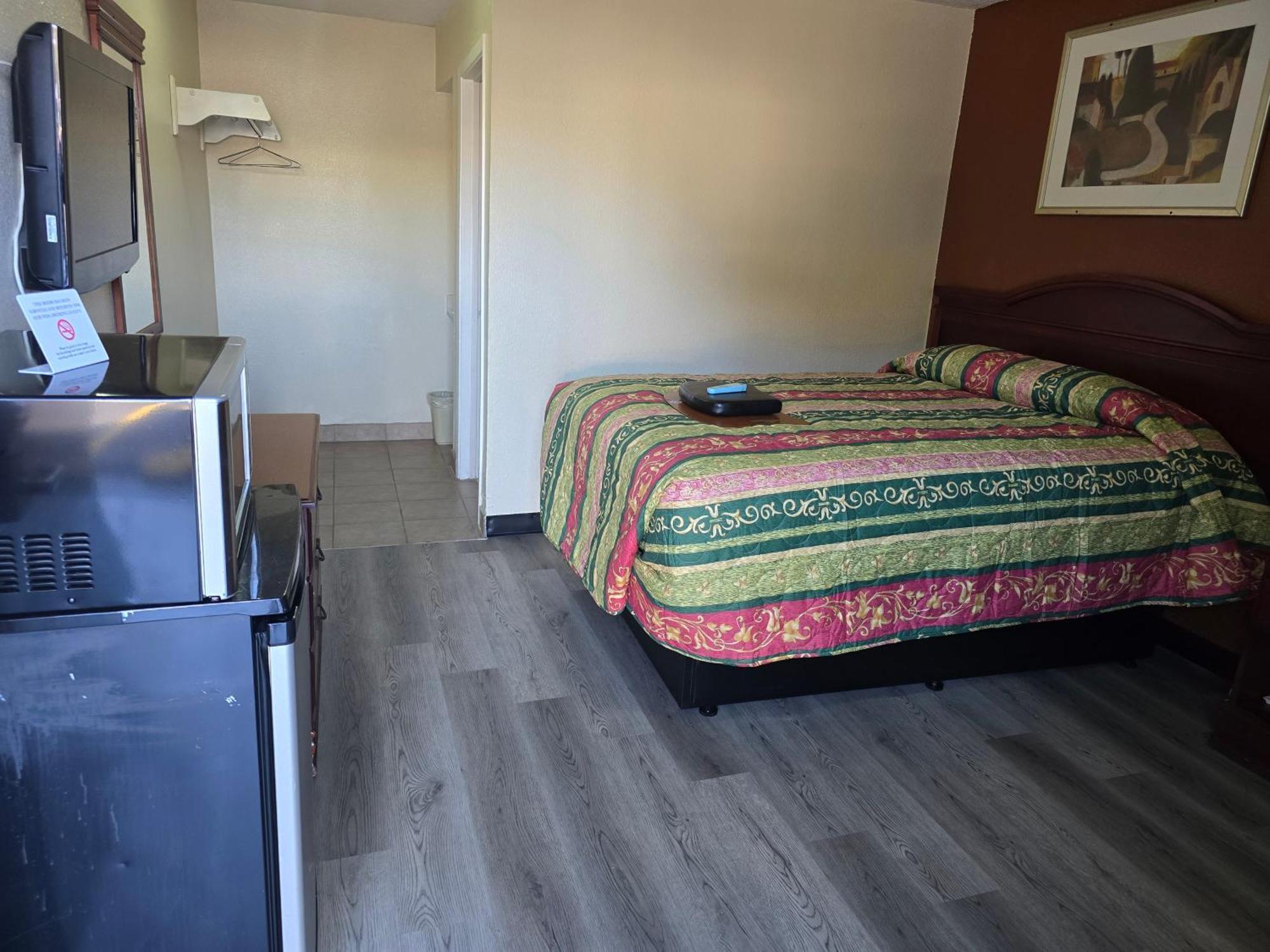 Carpet Inn Opelika Dış mekan fotoğraf