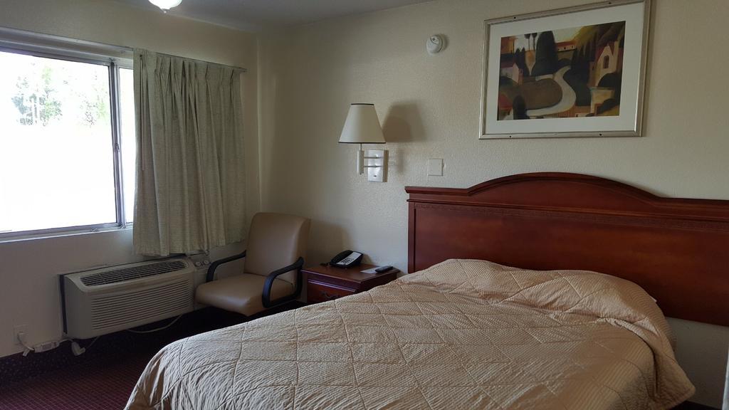 Carpet Inn Opelika Dış mekan fotoğraf