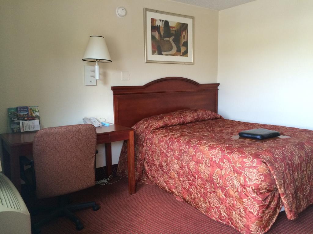 Carpet Inn Opelika Dış mekan fotoğraf