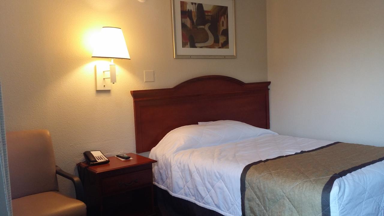 Carpet Inn Opelika Dış mekan fotoğraf
