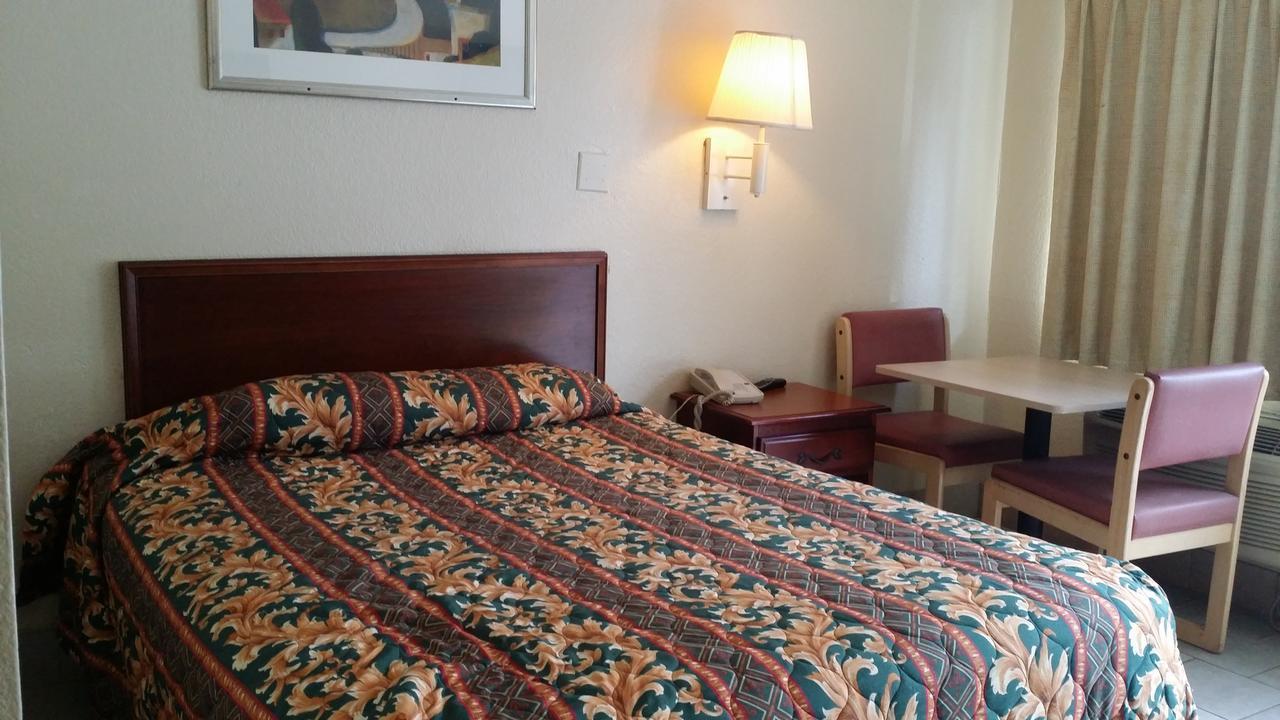 Carpet Inn Opelika Dış mekan fotoğraf