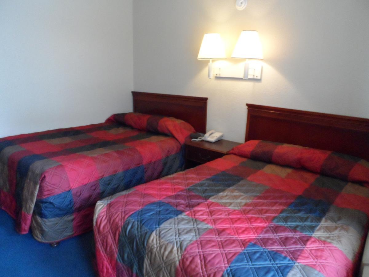 Carpet Inn Opelika Dış mekan fotoğraf