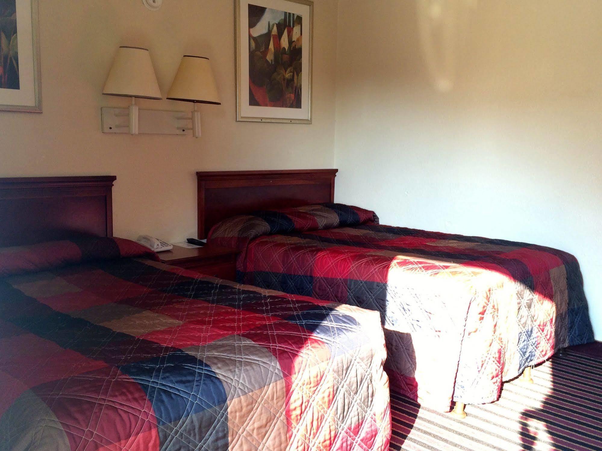 Carpet Inn Opelika Dış mekan fotoğraf