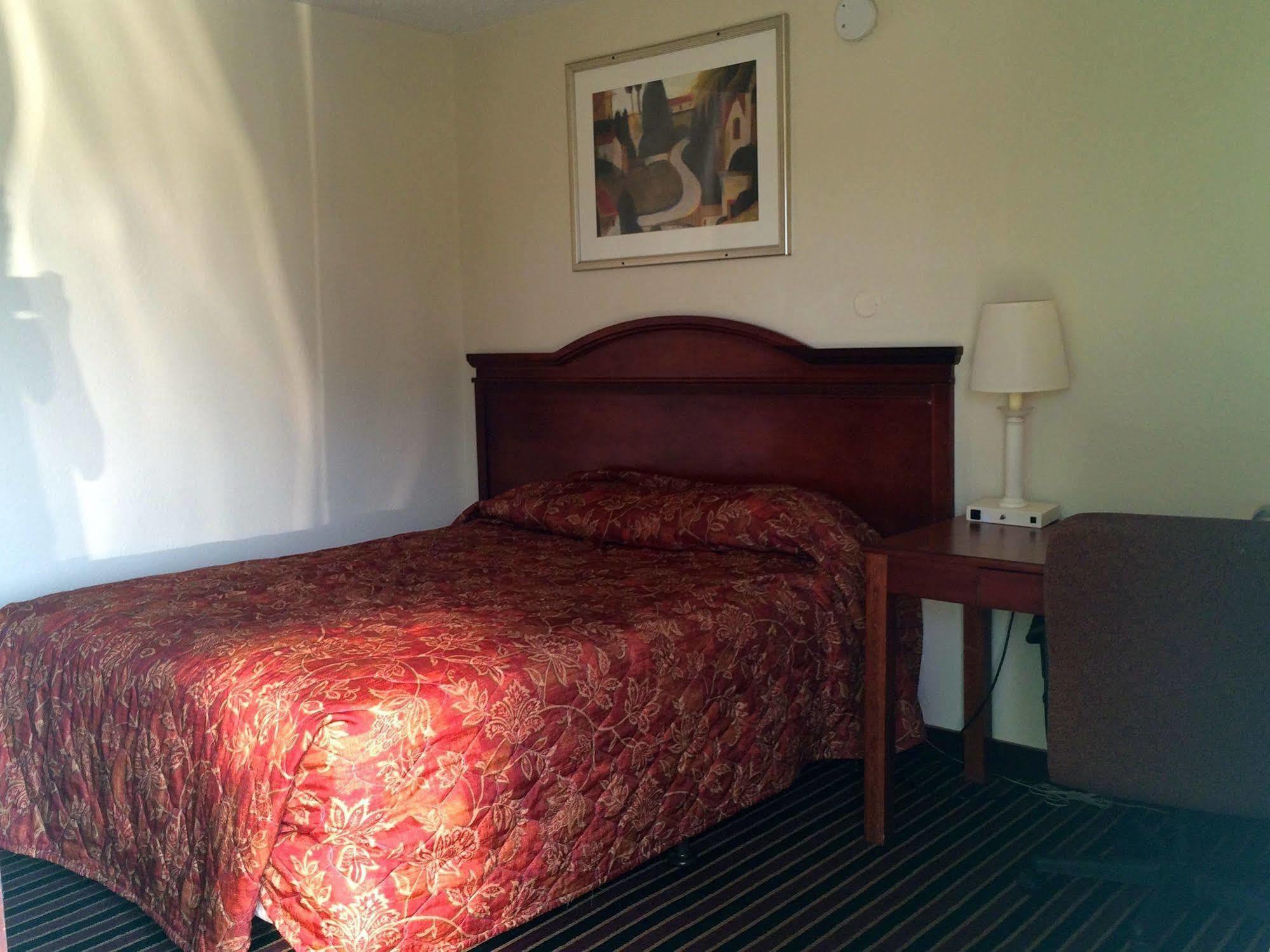 Carpet Inn Opelika Dış mekan fotoğraf